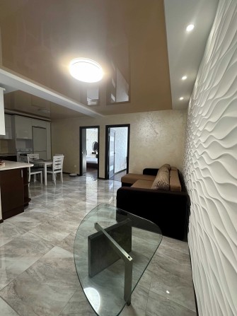 Оренда 2 кімн. квартири вулиця Київська, і/о, ремонт, меблі, техніка! - фото 1