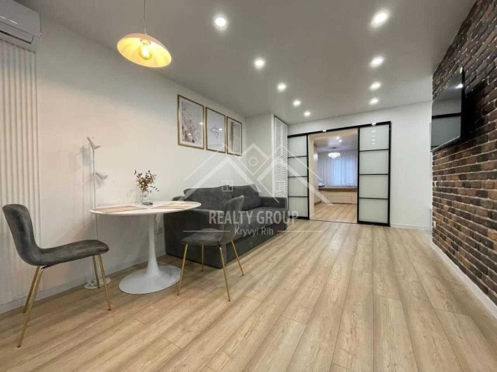 Оренда сучасної 2-х кімнатної квартири в центрі 95-го кварталу! - фото 1