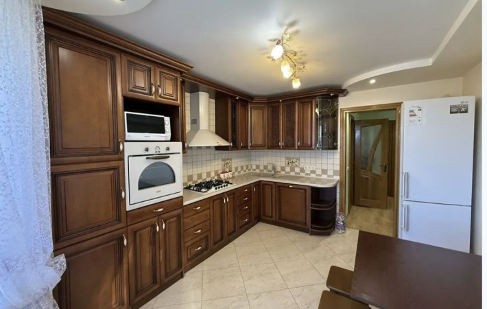 Квартира на Тарнавського 2/х кім - фото 1