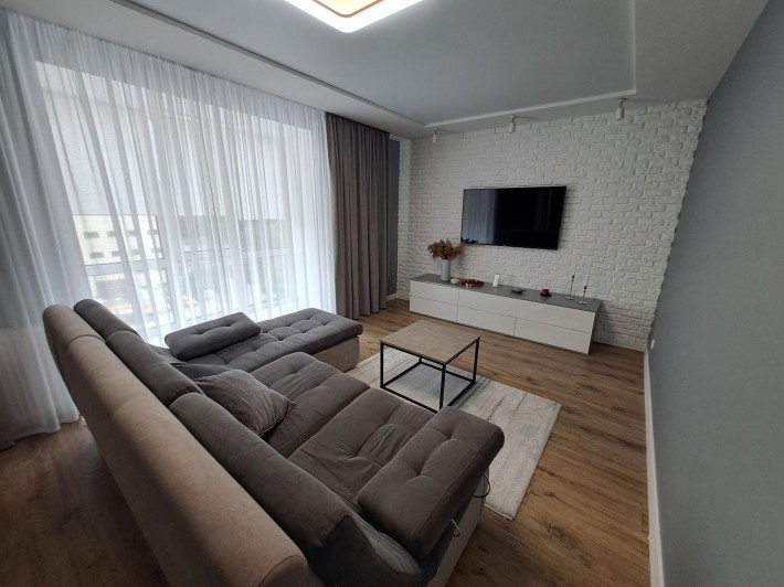 Оренда сучасної та комфортної 2 кім квартири по вул. Київська - фото 1