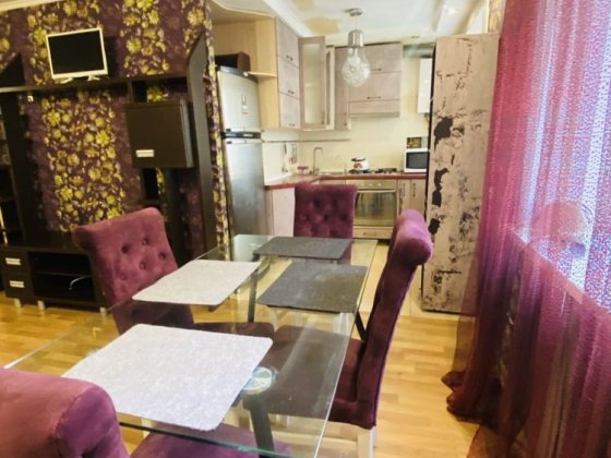 Свободна!Уютная трешка в центре!Возможно заселение с животными! Полтава