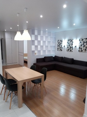 Оренда стильної 1, 5 кімн квартири, кухня студія  в центрі, вул. Мельн - фото 1