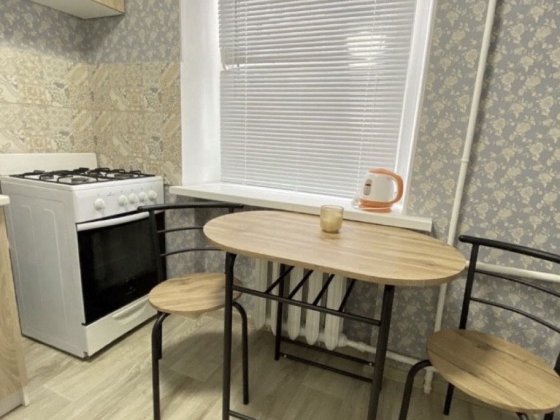 Зупинка Стадіон центр міста 1-й поверх Полтава