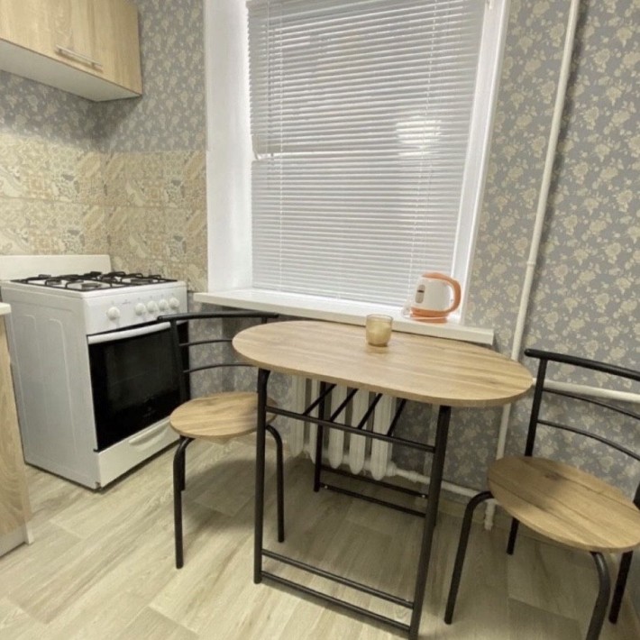 Зупинка Стадіон центр міста 1-й поверх - фото 1