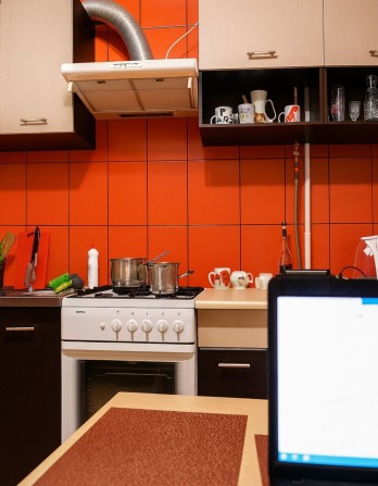 ОРЕНДА 1-кім. квартири, МАКАРОВА, перші 3 місяці 8000 !!! - фото 1