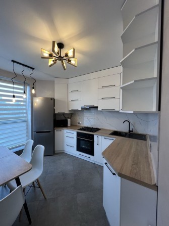 здам 2 кімнатну квартиру в оренду на щасливому - фото 1