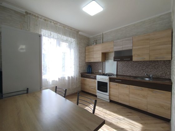 1 кім квартира. Вул А. Мельника Ровно