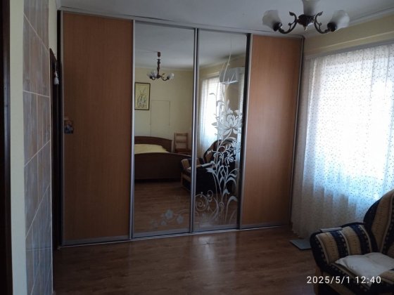 Квартира в самому центрі міста ( поруч з філармонією). Три кімнати. Полтава