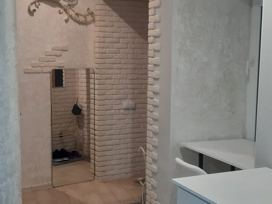 Квартира- півподвал, для одного 2500. Херсон