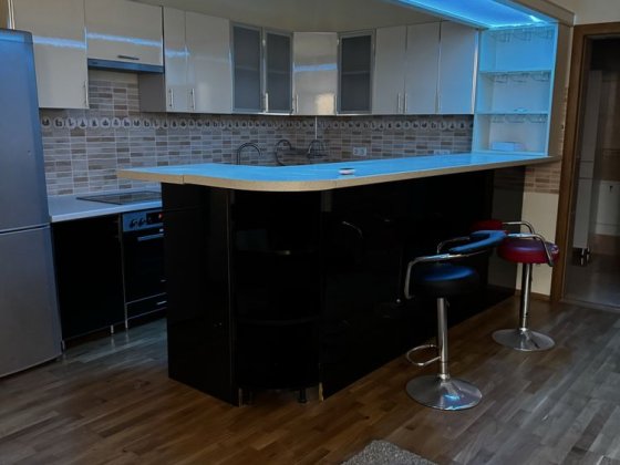 Оренда з власним двориком і паркомісцем в центрі . Ужгород