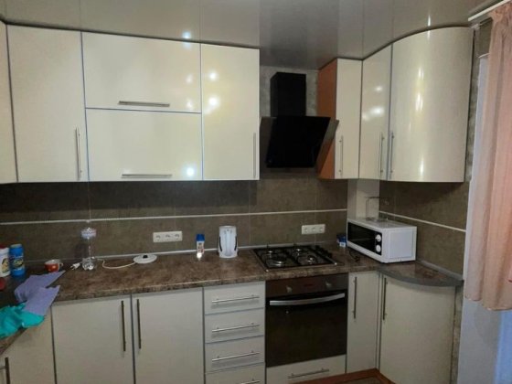 1-К Мотель, В новом доме