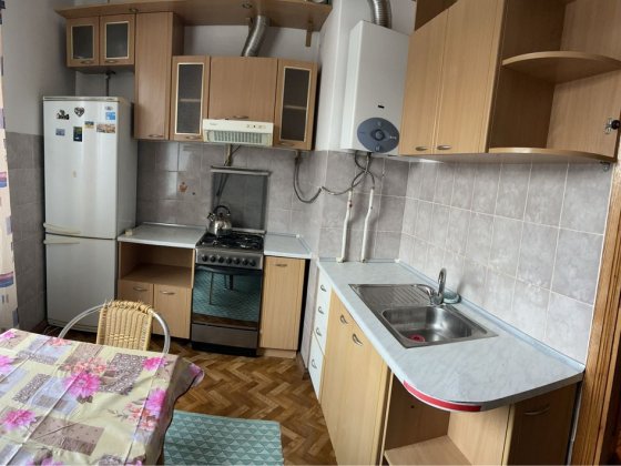 2кім з окремими кімнатами біля ЦУМа Ровно