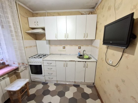 Оренда! 1-кімнатна квартира. Вул. Комунальників. Черновцы