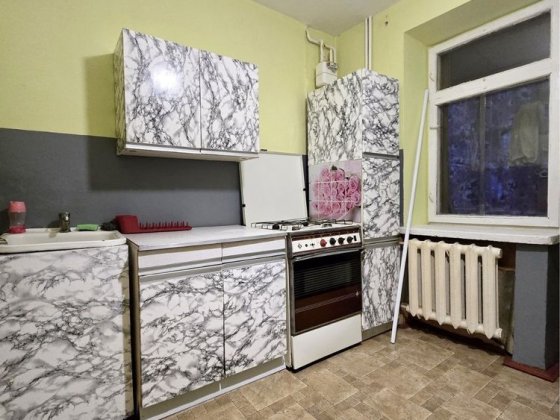 Здам 1 кімнатну, ГОЛОВНА (КВАРЦ, ТЦ ДЕПОТ), є МЕБЛІ та ТЕХНІКА, балкон Чернівці