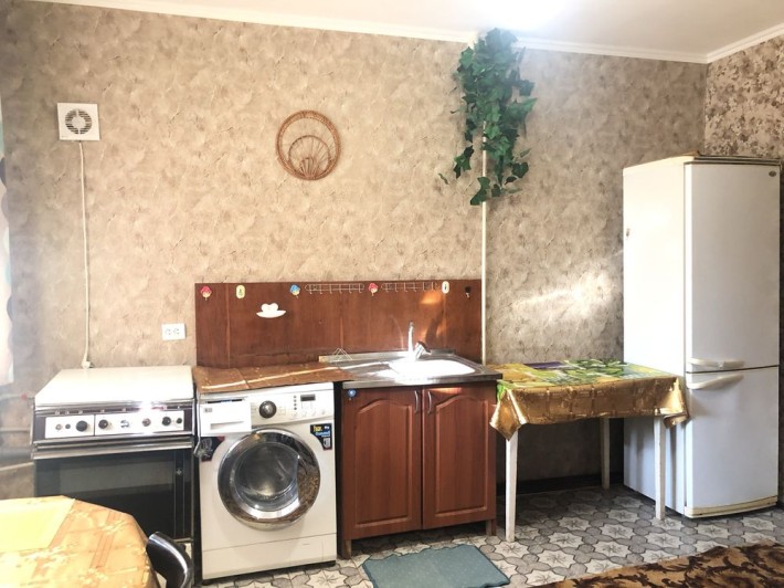 Оренда апартаментів  в будинку на околиці міста - фото 1