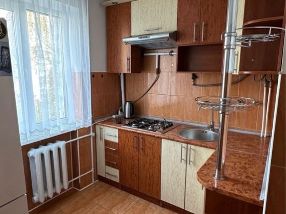 Оренда 3х кім. квартири по вул.Небесноі Сотні ціна350дол. Черновцы