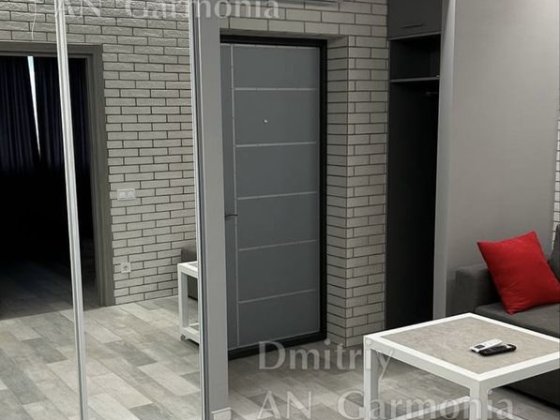 1-К Садовый, Свободная