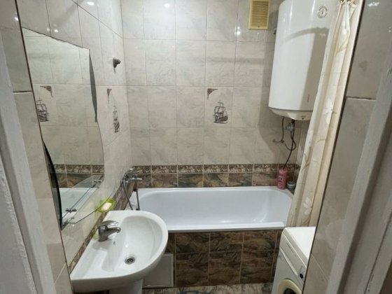 ТЕПЛА 3-кім чешкаПд.-Кільцева(маг. СВІТЛАНА),свіжийКОСМЕТИЧНИЙ ремонт, Черновцы