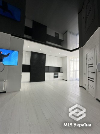 Оренда квартири двух кімнатної 75кв ново будова . - фото 1