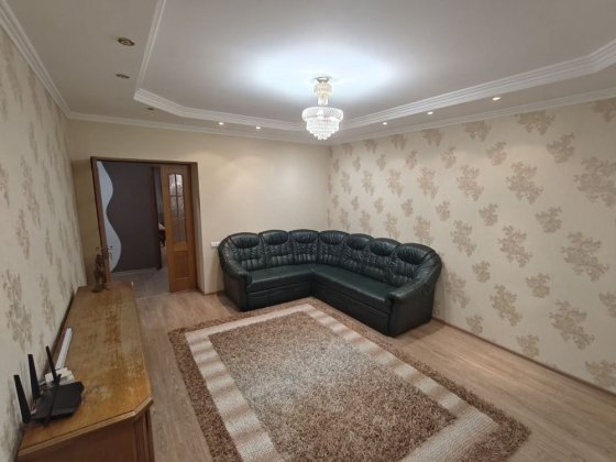 Оренда 3-кімнатної квартири в новобудові з гаражем і підвалом Черновцы