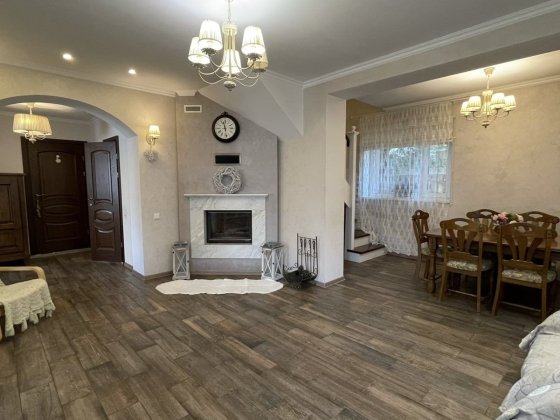 Довготривала оренда будинку в центрі міста Черновцы