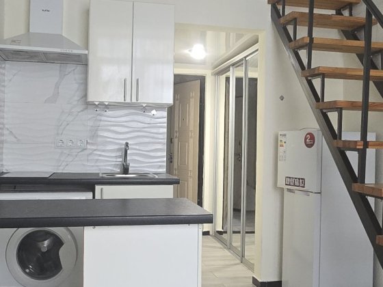 Здам простору 2-рівневу квартиру, вул. Бориспільська Київ