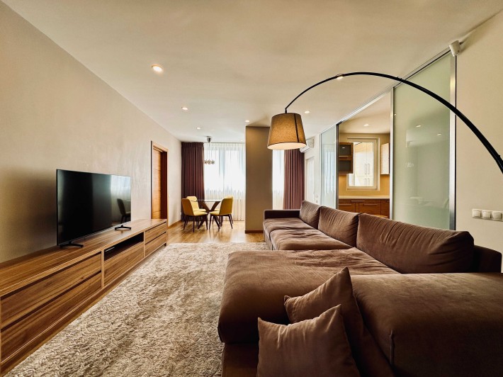 Оренда сучасної 3к / Без комісії / Метро / Центр 10-15хв/ Парк / 97 м2 - фото 1