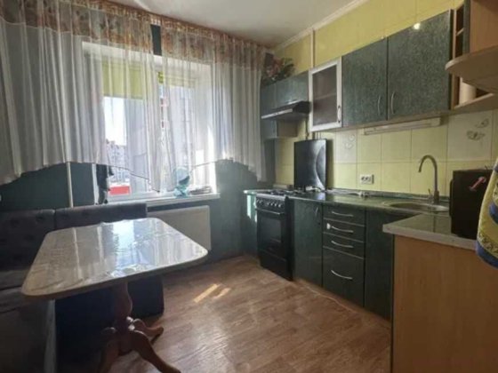 Здається в оренду простора 4-кімнатна квартира в районі Масани Чернігів