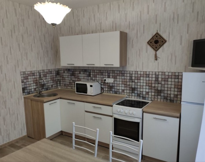 Оренда, 2-х кім, ст.м.Харківська, вул.Вишняківська 7-Б - фото 1