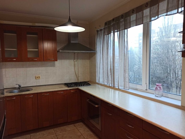 Оренда 3-кімн. квартири, Гната Юри 4. ТЦ Квадрат, метро Святошин - фото 1