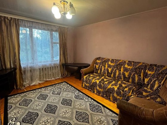 Вільна Здається Оренда 3 кімнатна квартира Черновцы