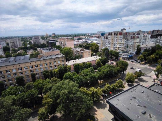 Здам 2х кімнатну квартиру в центрі з меблями і технікою Черкассы