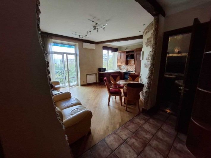 Здається простора 2-кімнатна квартира з кухнею-студією на Половецькій - фото 1