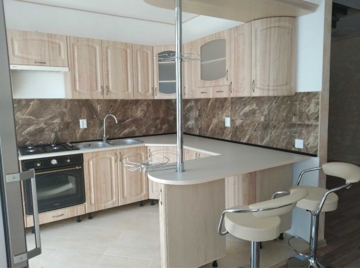 Оренда двохярусної 3-кімн квартири/Боздош - фото 1