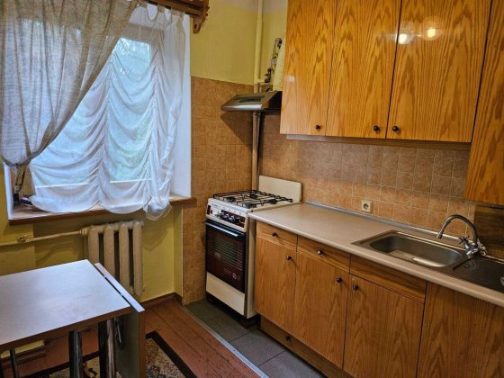 Здам 2 кімнатну квартиру , вул Вишгородськам31 Київ