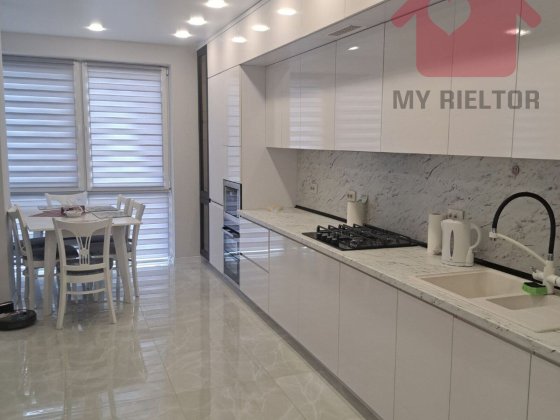 Оренда великої 1,5 кімнатної квартири район Білочки ( перша здача) Ужгород