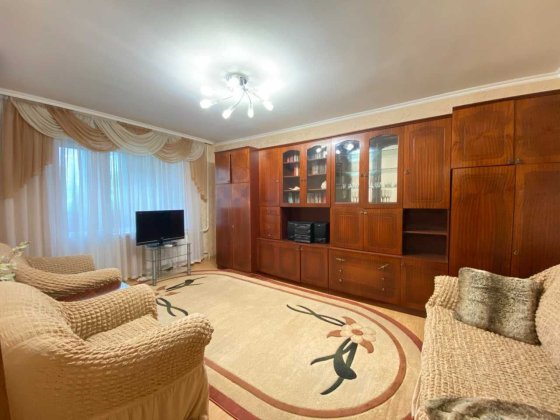 Чудова 1кім. біля метро Позняки 5хв. ,Мишуги1/2 .ТЦ Піраміда. Київ