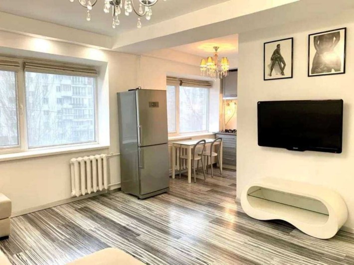 Оренда 2 кімнатної квартири на Лесі Українки 9 - фото 1