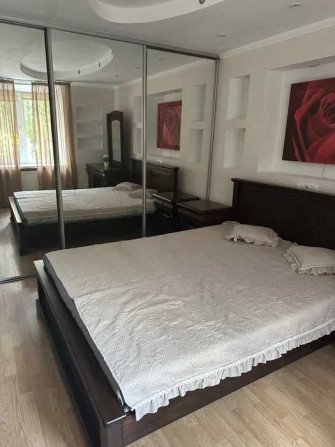 Пропонуємо в оренду 2-ох кімнатну квартиру в районі площі 700річчя. - фото 1