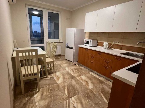 Квартира в ЖК Авангард, метро Виставковий центр, генератор, паркінг Київ