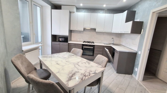 Оренда 3 кімнатної квартири на Поділлі - фото 1