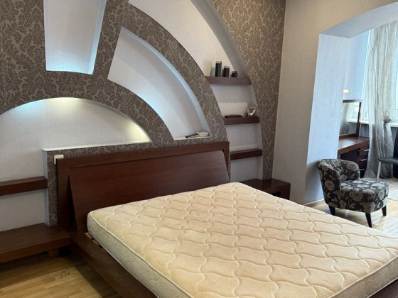 3 кімната квартира, Мінська 2 хвилини пішки Київ