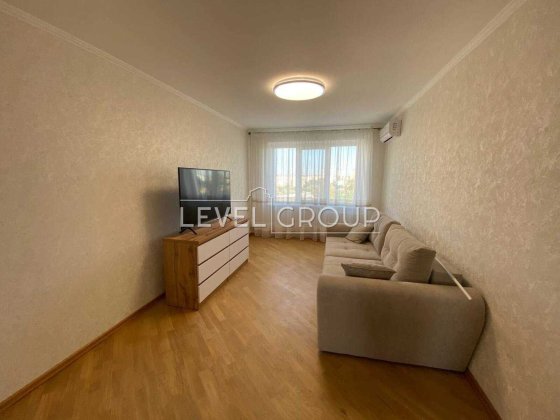 3 кімнатна квартира біля Ретровіля. Виноградар. Варшавський Київ