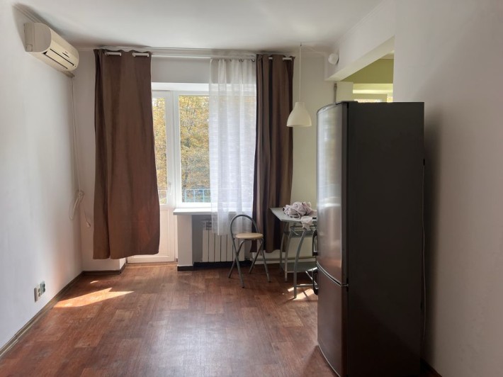 Сдам 1комнатную квартиру студию Титова - фото 1