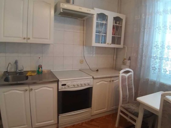 Сдам 3-комнатную квартиру на Правде (район нового сквера) Дніпро