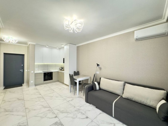 Сдам квартиру студию с отдельной спальней - фото 1