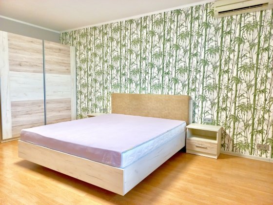 Продаж 3к квартири без комісії біля метро Харківська Позняки вул. А. Ахматовой 3 Київ