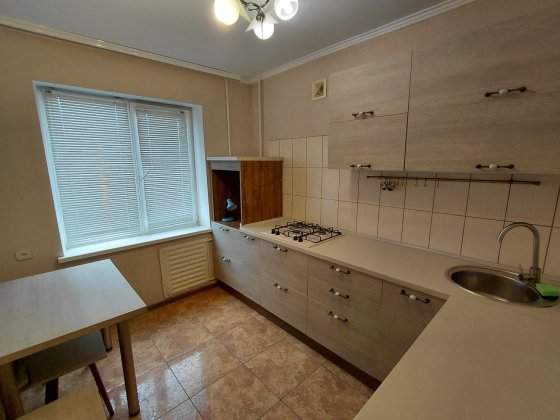 Здається 2-кім квартира в Хортицкому р-ні.Ціна 6000+ку.