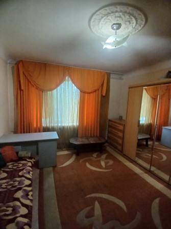 Долгосрочная аренда двухкомнатной квартиры на Малом рынке. - фото 1