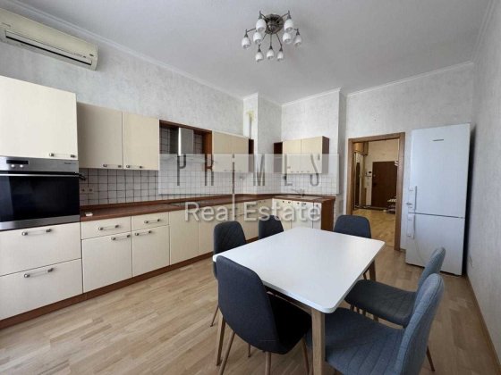 Оренда 3к квартири,  вул. Єжи Ґедройця 2, Печерськ Київ